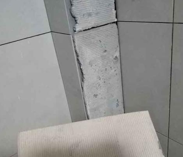 西林瓷砖空鼓维修公司分享下厨房瓷砖脱落的补救措施。